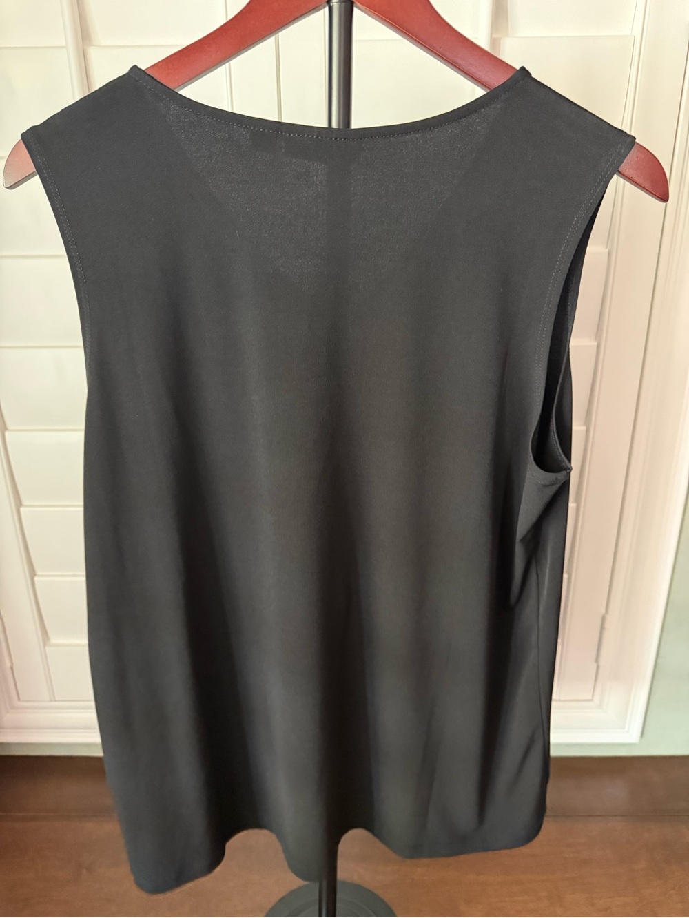 Susan Graver Black Sleeveless Ring Detail Stretch Top Size L - Picture 2 of 5
